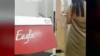 الفتاة الآسيوية في بيكينيات مثير تصرخ من المتعة أثناء الحصول على بوسها محشوة الديك. الفتاة الآسيوية في بيكينيات مثير تصرخ من المتعة أثناء الحصول على بوسها محشوة الديك.