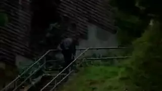 يقضي جاي تايلور وأبريل أوج وقتًا رائعًا في غرفة المعيشة ، أثناء وجودهما في مجموعة ثلاثية