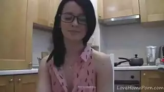 شقراء رائعة مع حلمات مرح عارية وتأمر أثناء الحصول على مارس الجنس من الصعب على الأريكة. شقراء رائعة مع حلمات مرح عارية وتأمر أثناء الحصول على مارس الجنس من الصعب على الأريكة.