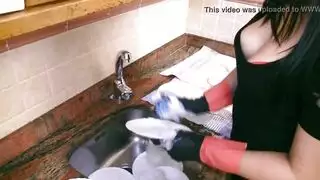 زوجة سكسية نار تجبر زوجها بانوثتها و جمالها ان ينيكها بقوة في المطبخ و يهجم عليها زوجة سكسية نار تجبر زوجها بانوثتها و جمالها ان ينيكها بقوة في المطبخ و يهجم عليها