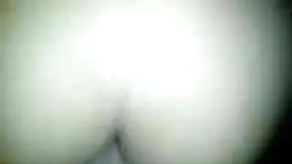 سيدة شابة قرنية وامرأة سمراء جميلة تلعب مع بعضها البعض في المكتب، طوال اليوم. سيدة شابة قرنية وامرأة سمراء جميلة تلعب مع بعضها البعض في المكتب، طوال اليوم.