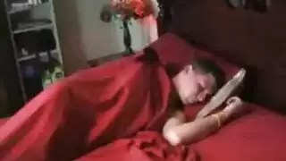 خطوة أمي تحصل على عدة أحمال بعد الحصول على بعض الحمار الناضجة الساخنة مارس الجنس.