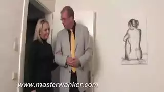 الرجال الألمان يقيمون حفلة في الملهى الليلي وكل أنواع اللعين المجنون تحدث هناك الرجال الألمان يقيمون حفلة في الملهى الليلي وكل أنواع اللعين المجنون تحدث هناك