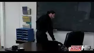 كانت فتاة مدرسة نردي تعمل ولعق دونغ معلمها في الفصول الدراسية، حتى يكون كلاهما هزات الجماع. كانت فتاة مدرسة نردي تعمل ولعق دونغ معلمها في الفصول الدراسية، حتى يكون كلاهما هزات الجماع.