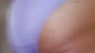 ترانزيستور في سراويل أرجوانية تنطلق ترانزيستور في سراويل أرجوانية تنطلق