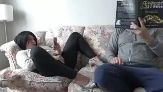 زوجة الأب المنحرفة تستمني العضو التناسلي النسوي لها ولكن يتم تجاهلها من قبل نيردي ربيب زوجة الأب المنحرفة تستمني العضو التناسلي النسوي لها ولكن يتم تجاهلها من قبل نيردي ربيب