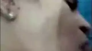 فتاة عربية مليحة تبلع زب صاحبها في كسها بالوضع الساخن و نيك وجه لوجه فتاة عربية مليحة تبلع زب صاحبها في كسها بالوضع الساخن و نيك وجه لوجه