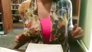فتاة في سن المراهقة في الكعب العالي يحب الحصول على الديكي اللحمي لأعلى ولأسفل حلقها. فتاة في سن المراهقة في الكعب العالي يحب الحصول على الديكي اللحمي لأعلى ولأسفل حلقها.