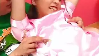 يحصل المراهق الياباني على جرعة لطيفة من ديك في غرفة الفندق ، بعد مصه يحصل المراهق الياباني على جرعة لطيفة من ديك في غرفة الفندق ، بعد مصه