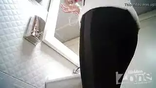 كاميرا خفية تصور المزة تبول في الحمام باحلى كس و خرم طيز ضيق كاميرا خفية تصور المزة تبول في الحمام باحلى كس و خرم طيز ضيق