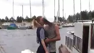 لاكي يي يي ومايك كاي يفعلون ذلك في الحظيرة لاكي يي يي ومايك كاي يفعلون ذلك في الحظيرة