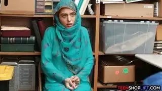 تم القبض على مراهق في سن المراهقة العرب ومارس الجنس من قبل الأمن