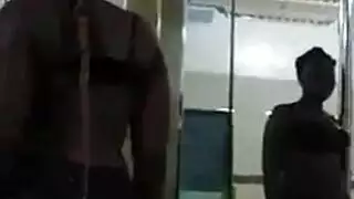 رجل خجول يأمل أن ينضم إليه جبهة مورو ساخنة ثلاثي من ثلاثة أشخاص بالبخار معه رجل خجول يأمل أن ينضم إليه جبهة مورو ساخنة ثلاثي من ثلاثة أشخاص بالبخار معه