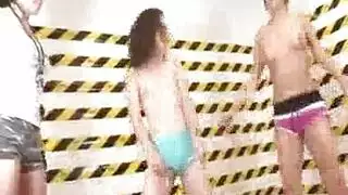 مثليات شعر، مع الشعر الأسود الطويل يحصل على أيديهم على بعضهم البعض، بعد امتصاص ديكس الصعب. مثليات شعر، مع الشعر الأسود الطويل يحصل على أيديهم على بعضهم البعض، بعد امتصاص ديكس الصعب.