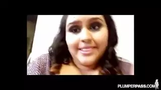 غنيمة كبيرة لاتينا في أرجل حمراء في الغابة غنيمة كبيرة لاتينا في أرجل حمراء في الغابة