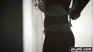 ينيك كس زوجته الجميلة الشابة في عيد زواجها و يرعشها ويقذف على بطنها ينيك كس زوجته الجميلة الشابة في عيد زواجها و يرعشها ويقذف على بطنها