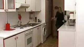 الجدة الممحونة ذات الخصلات البيضاء تتناك من الشاب الصغير النياك في كسها المشعر الجدة الممحونة ذات الخصلات البيضاء تتناك من الشاب الصغير النياك في كسها المشعر