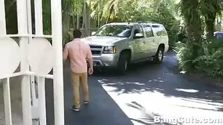 أمي الخطوة المثيرة مع النظارات تتعمق في الهواء بينما يراقب ابنها اللعبة ويحفر بوسها أمي الخطوة المثيرة مع النظارات تتعمق في الهواء بينما يراقب ابنها اللعبة ويحفر بوسها