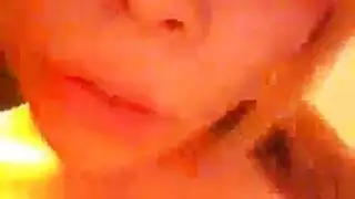 فتاة الهواة شقراء في السينما غالبا ما تكون سخيف وكيلها الوسيم في مكتبه الضخم