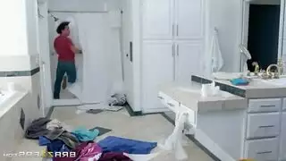 واقف بيلعب في زبه و بيتفرج علي مرات ابوه وهي هايجة افلام نيك واقف بيلعب في زبه و بيتفرج علي مرات ابوه وهي هايجة افلام نيك