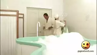 صاوخ اوكراني ملوش حل تتحمم مع صاحبها في البانيو وأقوى مص و نيك- سكس أجنبي روعة صاوخ اوكراني ملوش حل تتحمم مع صاحبها في البانيو وأقوى مص و نيك- سكس أجنبي روعة