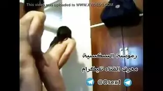 أردني ينيك بنت جارته عارية في شقته و يصورها في افلام نيك عربي و يفضحها أردني ينيك بنت جارته عارية في شقته و يصورها في افلام نيك عربي و يفضحها
