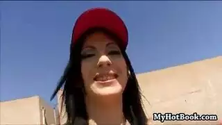 ليلي لابو رائع ، جبهة مورو إسبانية في ملابس داخلية فاخرة من أجل صديقها جيمس دين على الطاولة. ليلي لابو رائع ، جبهة مورو إسبانية في ملابس داخلية فاخرة من أجل صديقها جيمس دين على الطاولة.