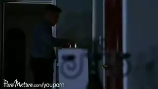 فينيكس ماري على وشك أن تجعلها أول فيديو إباحي أسود ، لأنها تريد كسب المال فينيكس ماري على وشك أن تجعلها أول فيديو إباحي أسود ، لأنها تريد كسب المال