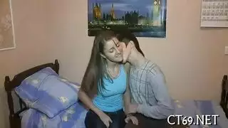 مراهق يتعرف على فتاة جميلة و يقضي معها ليلة حامية باهيج سكس ناار