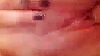 كانت الشقراء السمين تغش على شريكها مع رجل أسود ، لأنهما كانا قرنيين للغاية