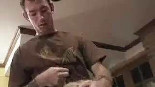 كانت الشقراء الناضجة الساخنة ترتدي مشدًا أسود بدون ذراعين بينما كانت تغش على لاعبها كانت الشقراء الناضجة الساخنة ترتدي مشدًا أسود بدون ذراعين بينما كانت تغش على لاعبها