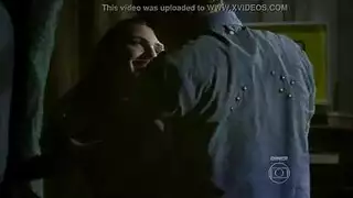 امرأة سمراء جميلة تلعب مع كرات نائب الرئيس مثل مجنون على الديك الصريح صديقها الصخور. امرأة سمراء جميلة تلعب مع كرات نائب الرئيس مثل مجنون على الديك الصريح صديقها الصخور.