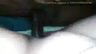 الفتاة ليست هي الوحيدة التي ينام هنا، وهي ممارسة الجنس مع حبيبها قرنية