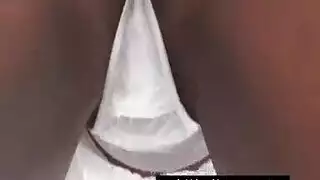 المرأة البريطانية الناضجة عارية وعلى استعداد لها ممارسة الجنس بالبخار، في السرير، طوال اليوم.