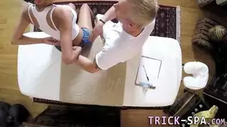 فاتنة سوداء مفلس ، ميج موني وتاشا رين على وشك أن يمارس الجنس ، في غرفة التدليك فاتنة سوداء مفلس ، ميج موني وتاشا رين على وشك أن يمارس الجنس ، في غرفة التدليك