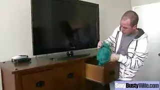 المرأة الناضجة ام بزاز كبيرة مشهية تغري الشاب الخجول حتى تتمتع بقضيبه الطويل المرأة الناضجة ام بزاز كبيرة مشهية تغري الشاب الخجول حتى تتمتع بقضيبه الطويل