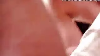 الرجل الديوث يمارس الجنس مع صديقته ويبذل قصارى جهدها للتأكد من أنها راضية الرجل الديوث يمارس الجنس مع صديقته ويبذل قصارى جهدها للتأكد من أنها راضية