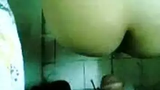 ينيكها في الحمام ينيكها في الحمام