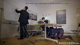 كان ميا ميلون يمنح تدليكا ساخنا لشخص تحبه كثيرا، قبل أن مارس الجنس معها. كان ميا ميلون يمنح تدليكا ساخنا لشخص تحبه كثيرا، قبل أن مارس الجنس معها.