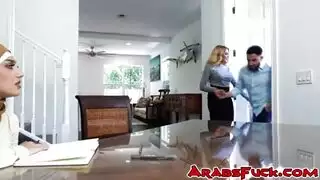 لا يمكن أن تساعد امرأة عربية مسلمة متدينة ذات حلمات مثقوبة إلا أن تتصرف على محركها الجنسي! لا يمكن أن تساعد امرأة عربية مسلمة متدينة ذات حلمات مثقوبة إلا أن تتصرف على محركها الجنسي!