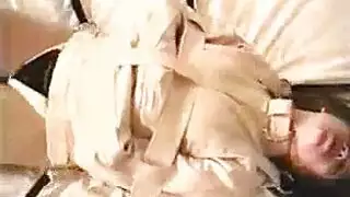 امرأة سمراء مثقيم هي الحصول على أشياء مختلفة في مؤخرتها، في حين أنها مرتبطة بالحبل امرأة سمراء مثقيم هي الحصول على أشياء مختلفة في مؤخرتها، في حين أنها مرتبطة بالحبل