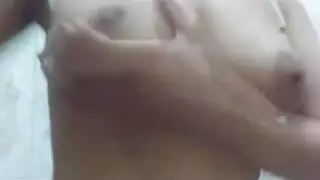 شرموطة عراقية عريانة ملط في الحمام تدعكلك في كسها وبعدين حبيبها يبعبصها وتقوله نيكني شرموطة عراقية عريانة ملط في الحمام تدعكلك في كسها وبعدين حبيبها يبعبصها وتقوله نيكني