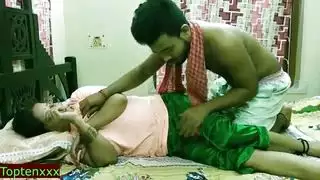 صبي في سن المراهقة الهندي سخيف له الساخنة مالكين في المنزل! مع صوت واضح صبي في سن المراهقة الهندي سخيف له الساخنة مالكين في المنزل! مع صوت واضح