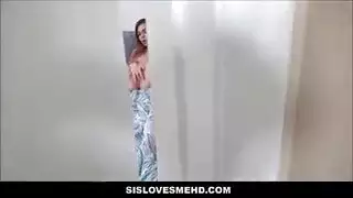 سيسيل بليك وزوجها على وشك أن يكون لهما رباعي مع العديد من النساء المفعم بالحيوية.