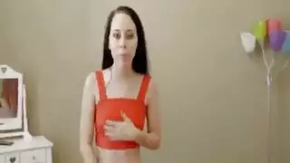 الأطفال في حالة سكر ساخنة الحصول على كلا الثقوب التي تم حفرها من قبل المتعريات.