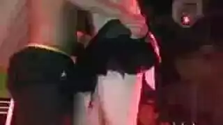 الفتيات الصينيات محبوبات أثناء ارتداء سروال سانتا بينما يمارسن الحب مع رجل أقرن الفتيات الصينيات محبوبات أثناء ارتداء سروال سانتا بينما يمارسن الحب مع رجل أقرن