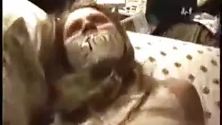 فتاة شابة وجميلة يستمني في غرفة النوم فتاة شابة وجميلة يستمني في غرفة النوم