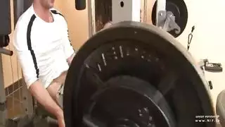 بخار فرنسي العربي مارس الجنس مع نائب الرئيس الفم في صالة الألعاب الرياضية بخار فرنسي العربي مارس الجنس مع نائب الرئيس الفم في صالة الألعاب الرياضية