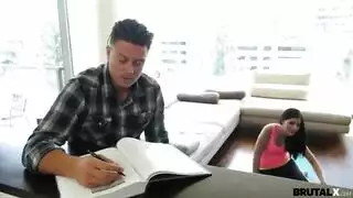 يعلم شقيقته الأدب ويقطع كسها نيك شديد عل الأريكة ويقطع عليها رياضة اليوجا يعلم شقيقته الأدب ويقطع كسها نيك شديد عل الأريكة ويقطع عليها رياضة اليوجا