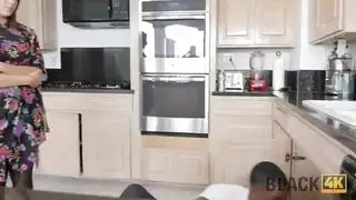 سكس اون لاين جديد سباك زنجي ينيك امراة هايجة بزب اسود سكس اون لاين جديد سباك زنجي ينيك امراة هايجة بزب اسود